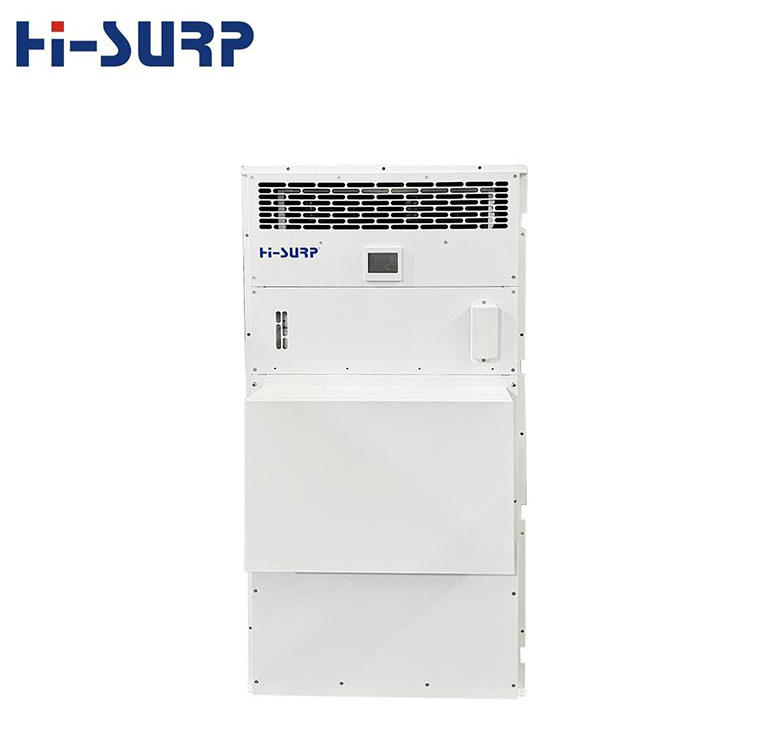 Qu'est-ce qui rend le climatiseur industriel avec indice de protection IP54 adapté aux installations extérieures ?
